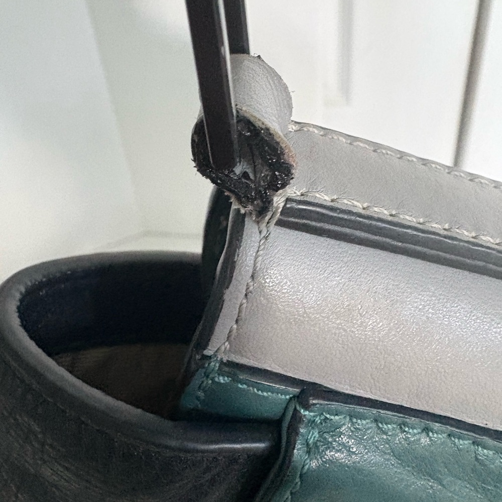 Pour La Victoire Noemi crossbody teal and black leather - Picture 7 of 15